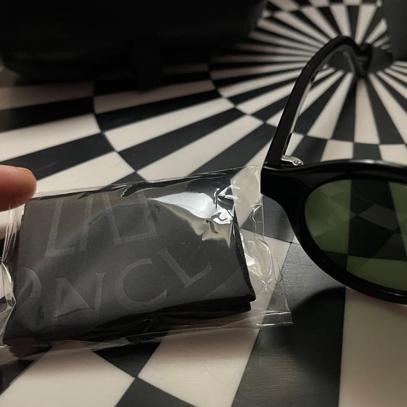 Authentic Moncler Sunglasses (with case, cleaning cloth, and authenticity card) - Picture 5 of 12